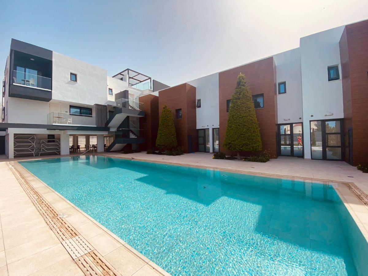 Victoria Suites Paphos ภายนอก รูปภาพ