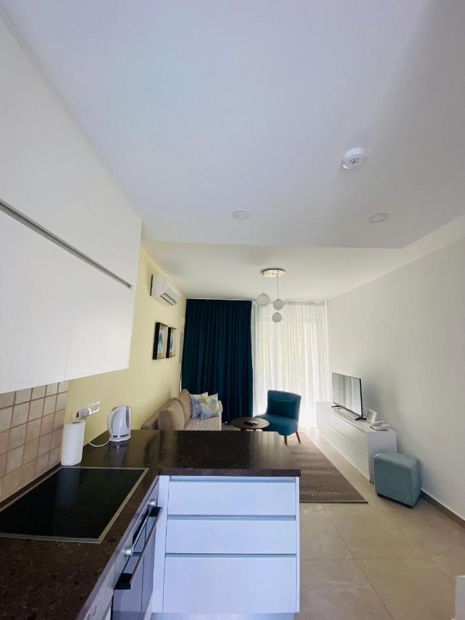 Victoria Suites Paphos ภายนอก รูปภาพ