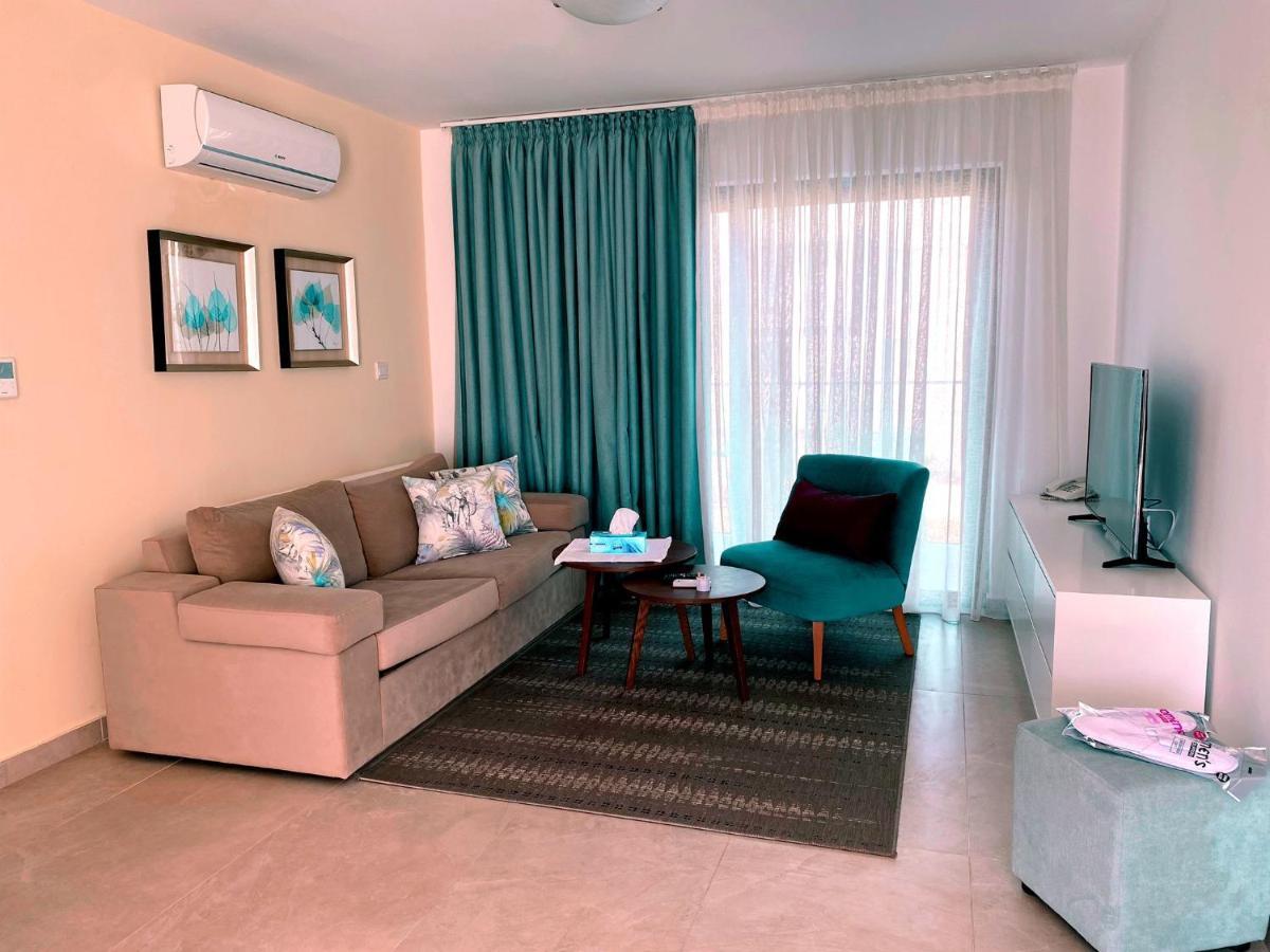 Victoria Suites Paphos ภายนอก รูปภาพ